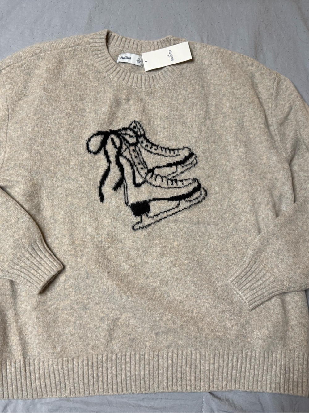 hollister super soft oversized sweater nwt sz medium